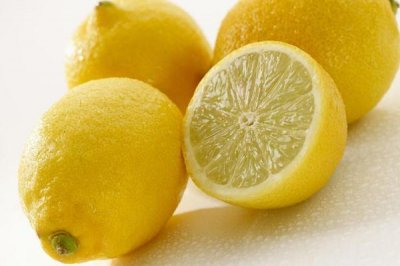 ​柠檬和蜂蜜泡水喝有什么好处 柠檬和蜂蜜泡水喝能减肥吗