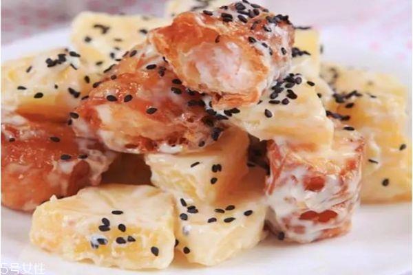 菠萝应该怎么吃 菠萝家常菜的做法大全