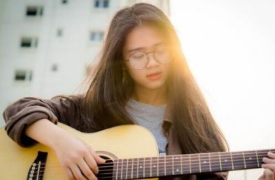 ​女生对你透露感情史是什么意思？该怎么应对