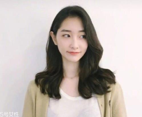 仙女烫发型图片分享 好看又时髦的佛系女生发型