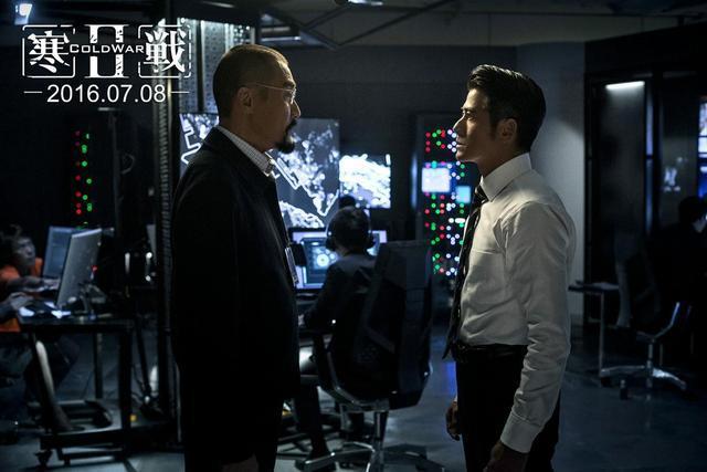 《寒战3》影帝飙戏，刘德华黑化周润发拿枪，网友却期待《赤道2》