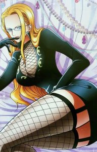 ​《海贼王》被毁掉衣服的女性，以女帝为首，个个都是顶级的美女！