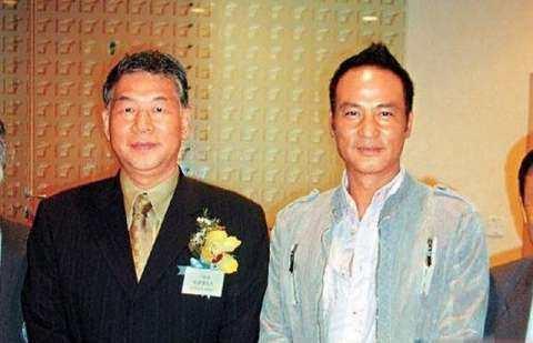 向华强敢让成龙下跪，竟然不敢惹这四个人，原来这几人背景太大了