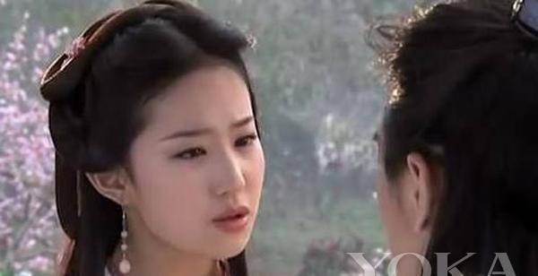 张馨予换个发型就变翻版神仙姐姐 逆天颜值还靠好发质