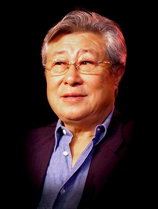 86岁王心刚近照曝光，照顾患重病妻子足足5年，如今已满头白发