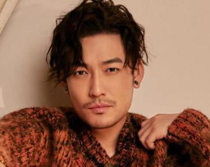 他是马伊琍前男友，交往3年被文章横刀夺爱，今37岁身价过亿！