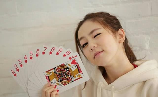 原来邓紫棋也是艺名，看完她的原名后，网友集体心动了！