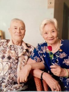 ​为了“名正言顺”地陪伴，九旬老人时隔半个多世纪重逢后结婚