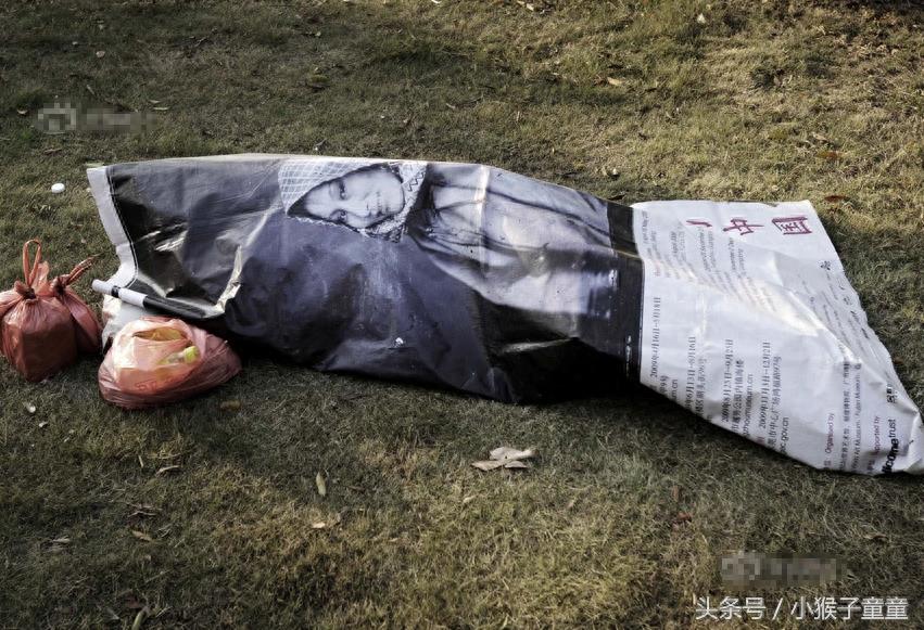 6张流浪者街头露宿的照片