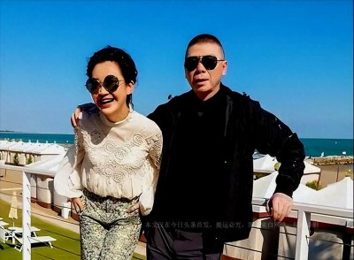 ​冯小刚与许晴表演激情戏，他慨叹：爽，比做导演还刺激
