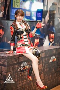 ​CJ最美女枪神，肤白貌美双马尾，吸睛最数‘两米’大长腿！