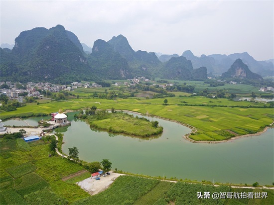 航拍广西特色乡镇之都安县地苏镇 喀斯特地貌有大规模的地下河