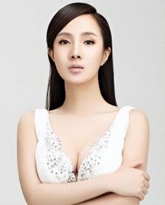 ​中国内地女演员、模特，环球爱心小姐-干露露