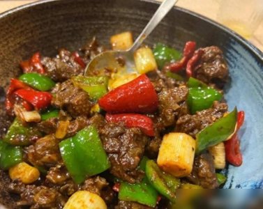​简单几步就做好的玉米饼，不仅松软香甜营养高，还是宝宝的零食哦