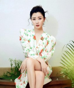 ​《人世间》主演殷桃：前夫入狱10年，经历多段感情后依旧孤身一人