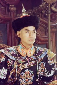 ​“顶戴花翎”里的权利游戏：大清276年，拿下三眼花翎的就这7个人