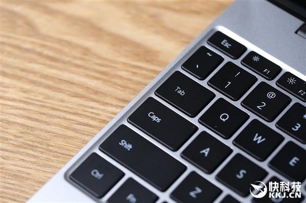 华为笔记本matebook 13s开箱测评 13寸性能最强轻薄本(10)