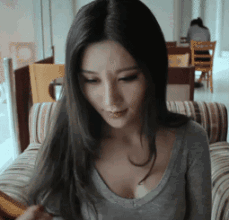 手机调成震动夹在中间（简直了！iphone振动模式还能这么玩）