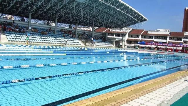 上海没有好的游泳池吗(降温都是骗人的)(3)