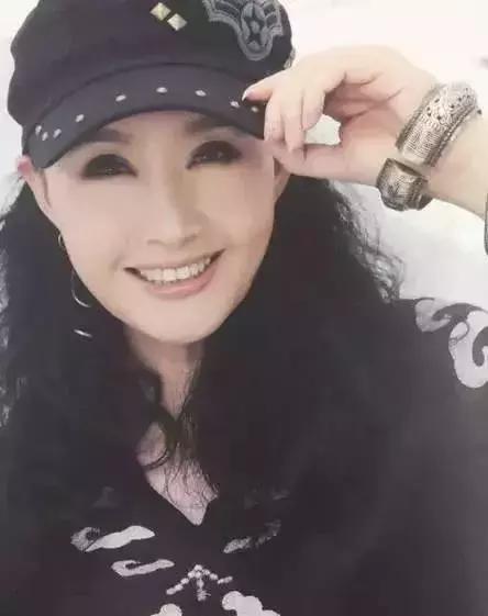 中国美女主持人一夜之间神秘失踪,11年后,真相震撼曝光…