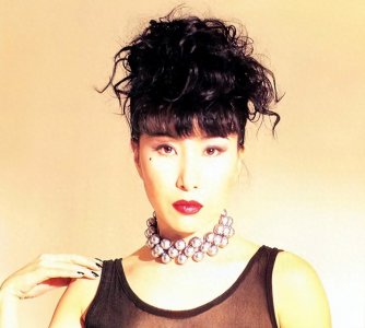 李月华:摧毁所有80后美好幻想的艳星,用一生来治愈