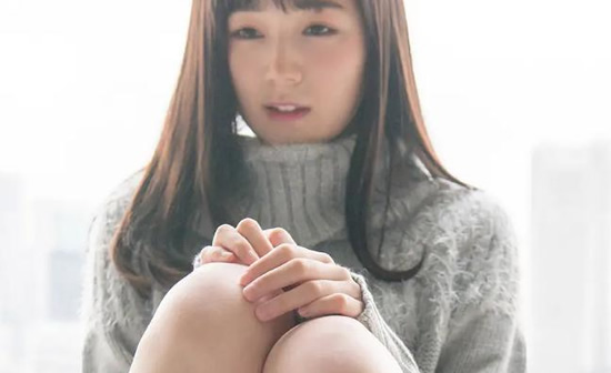 毛衣女是谁拍的 铃原爱蜜莉邻家女孩的气质