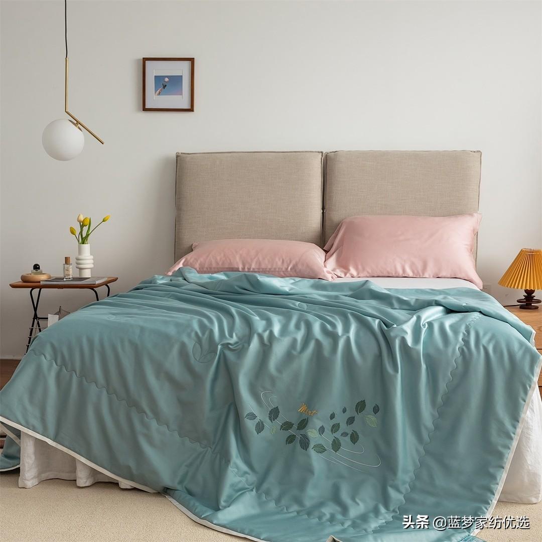 柞蚕丝和蚕丝有什么区别(柞蚕丝和蚕丝被哪个好)