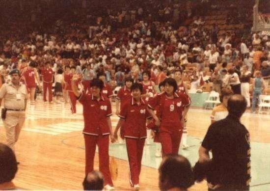 中国女巨人身高2米08,一生未嫁,去世时披国家队服