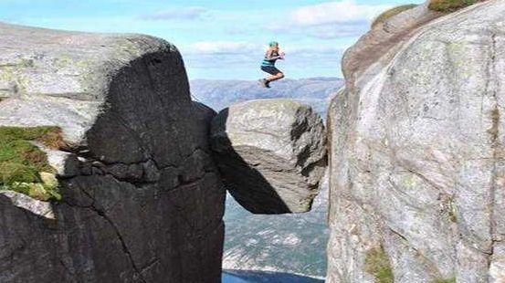 世界上妙不可言的石头，最神奇的一个在中国，可屹立千年不倒