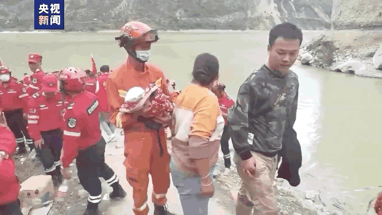 四川泸定地震已造成65人遇难(四川泸定地震已致82人遇难)(4)