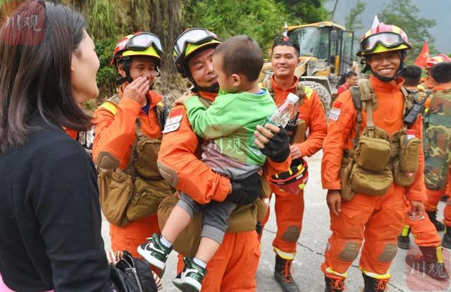 四川泸定地震已造成65人遇难(四川泸定地震已致82人遇难)(25)