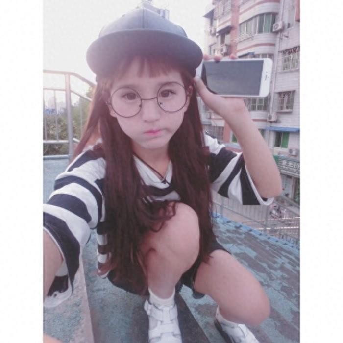 快手排行榜前三十名中女网红都有谁?你更支持哪个?