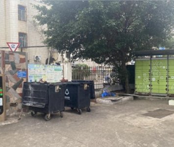 揪心!刚出生的女婴被装塑料袋遗弃小区垃圾桶