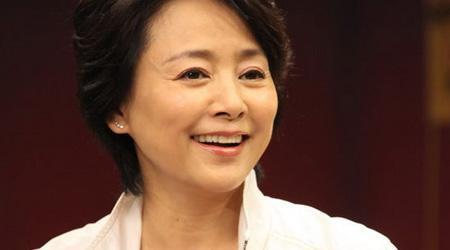 她是中国最美女神,爱情以离婚收场,如今60岁让人心疼