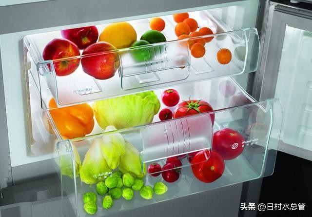 冰箱外壳两侧发热(冰箱外壳发热烫手是怎么回事)