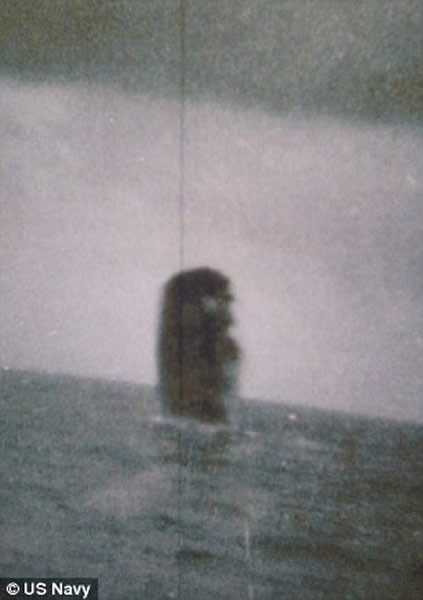 美军潜艇“海参号”(USS Trepang SSN 674)摄于1971年的UFO照片在网上惹热议
