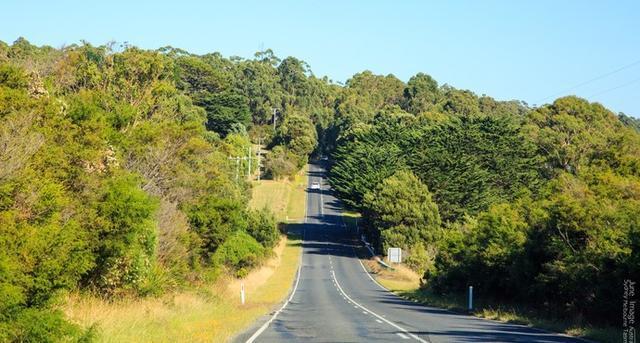 世界上最美的海滨公路,建于悬崖峭壁之间,有着此生难见的绝景