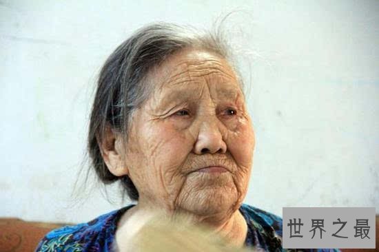 湖南第一寿星,面色红润6颗牙齿(122岁)