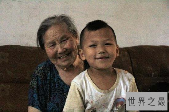 湖南第一寿星,面色红润6颗牙齿(122岁)