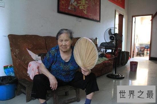 湖南第一寿星,面色红润6颗牙齿(122岁)