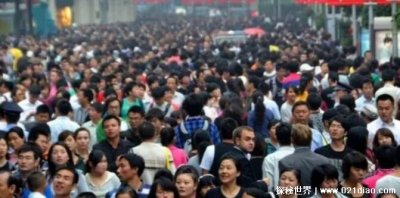 中国人口多少亿人2025,14.13亿人(只比印度多2千万人)