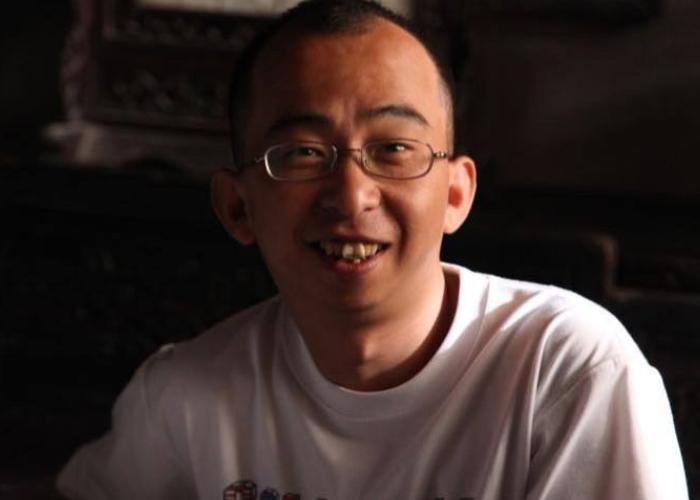 最丑影帝巨兴茂,娶如花似玉小娇妻,身价10亿被称人生赢家!