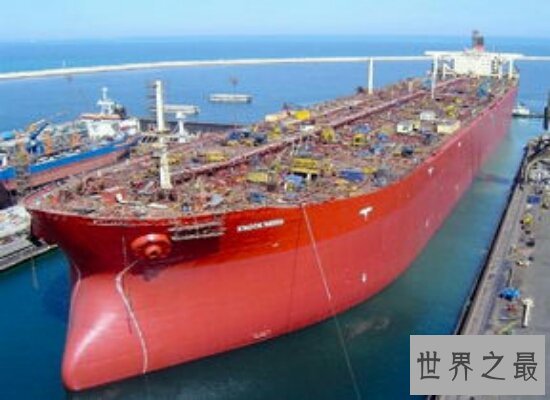 世界上最大的船,行驶起来简直就是一个移动的小岛!