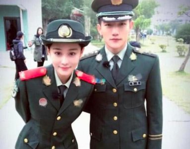 张馨予男友何捷教官,“军三代”背景揭幕