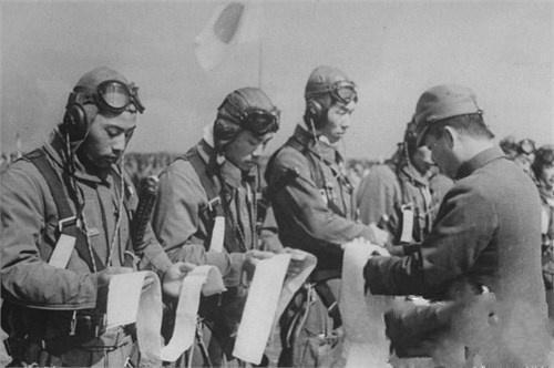 二战中，自杀性“神风敢死队”名称竟来源于日本和元朝的战争