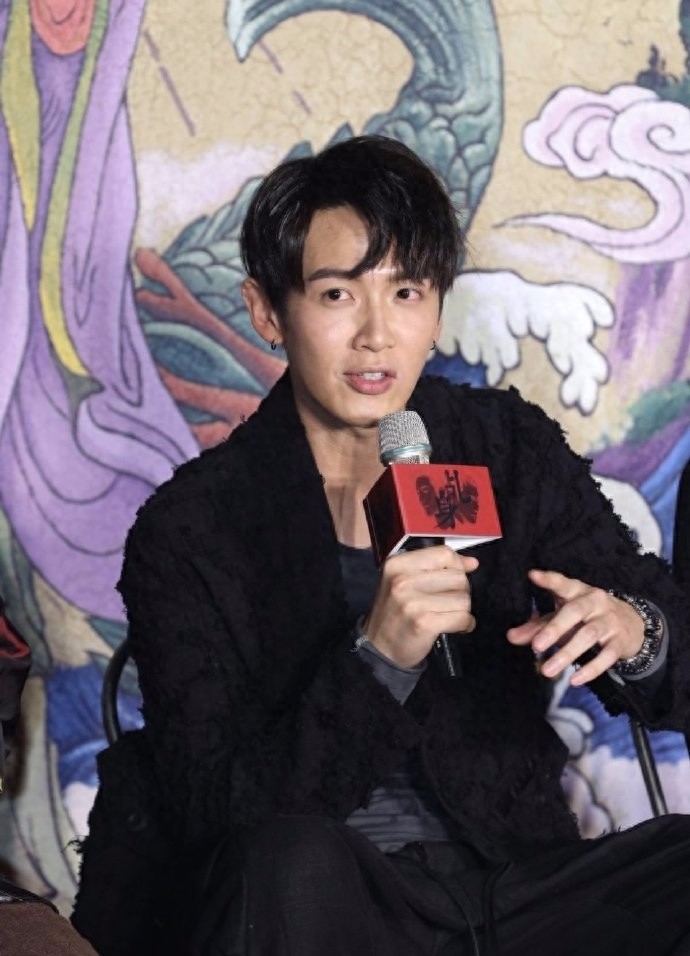 柯震东正式复出!吸毒后沉寂5年,如今样貌大变几乎认不出