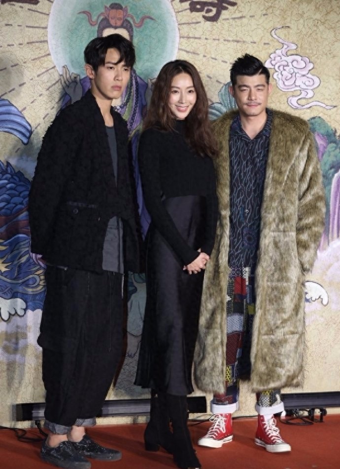 柯震东正式复出!吸毒后沉寂5年,如今样貌大变几乎认不出