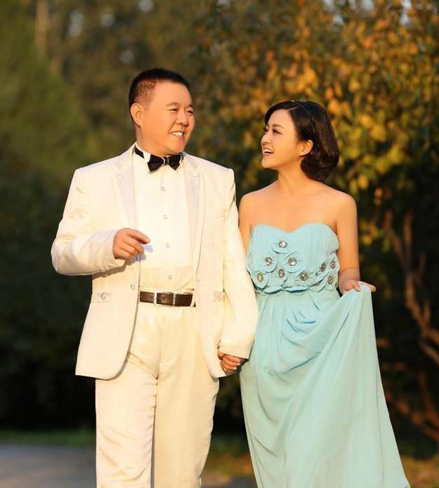 当年她给赵薇做配角，靠自己30岁成亿万富婆，39岁比赵薇美