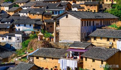 ​阳产土楼，一个偏僻静谧的小山村，皖南深山中的黄色瑰宝