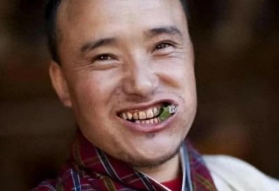 ​噩梦一天三包槟榔！26岁小伙变割脸人，揭开槟榔的恐怖威力！